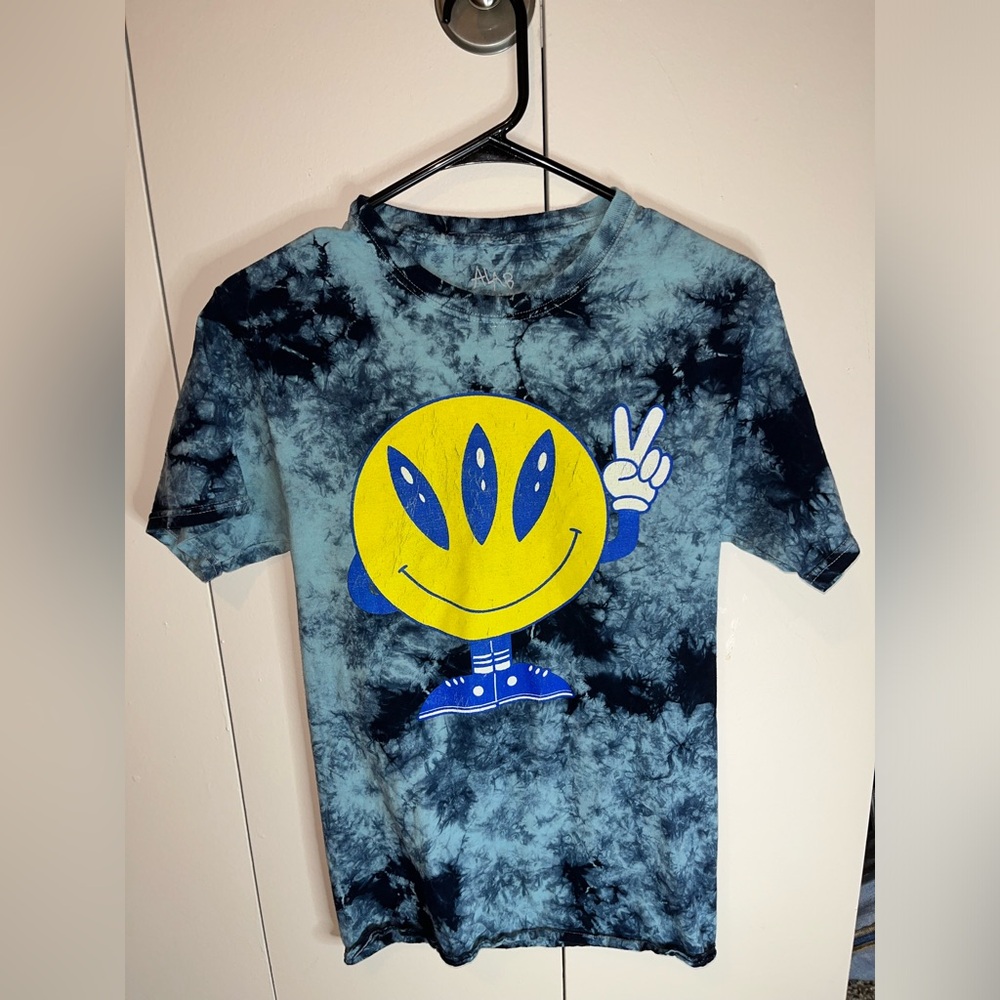 ALAB blue tie dyed alien shirt from Zumiez, size Small